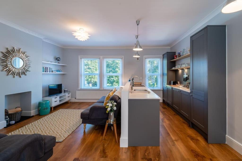 A Beautiful And Stylish 2 Bed Flat Close To Beach 본머스 외부 사진